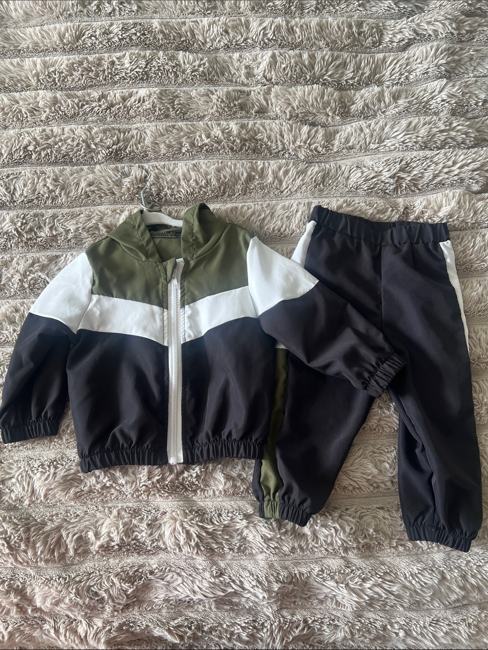SHEIN Olive, Black & White Colorblock Kids Track Jacket and Joggers